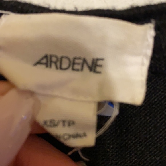 Long sleeve black top with zipper - Picture 3 of 3